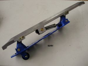 VANE ASSEMBLY DOOR HANGER