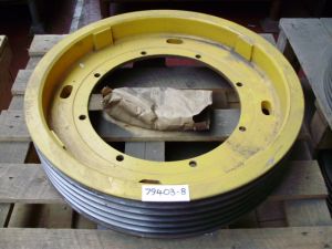 SHEAVE 8 STUDS 13MM ROPE CASTING 41952 (PACKED FOR EXPORT)