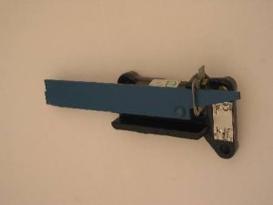 SAFETY GEAR BLOCK - R/H