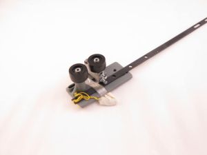 DOOR CLUTCH ROLLER ASSEMBLY MOH R/H (STEEL, INCLUDING LOWER LINKAGE)