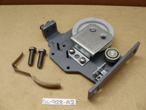 GAL DOOR HANGER & ROLLER ASSEMBLY R/H